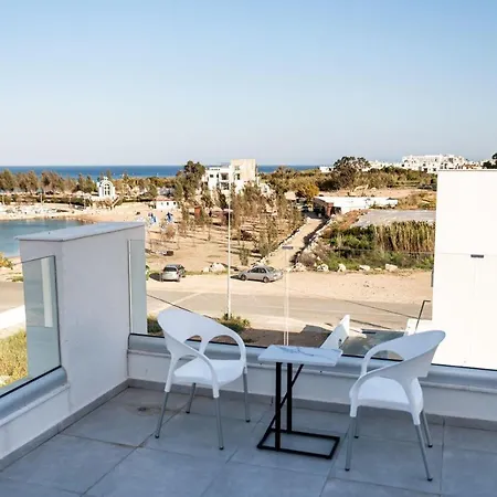 Brand New 3-br Villa/pool,2'on Foot-trinity Beach! Paralimni