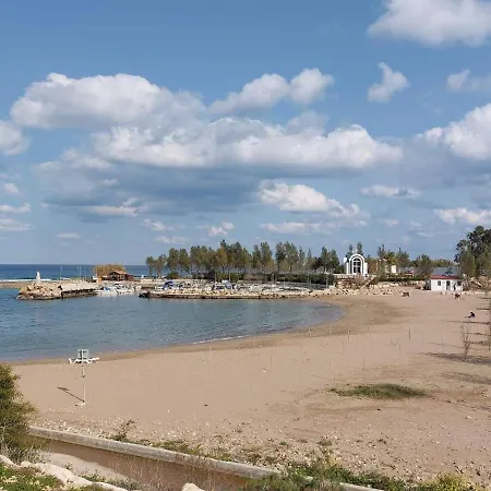 Brand New 3-br Villa/pool,2'on Foot-trinity Beach! Villa Paralimni